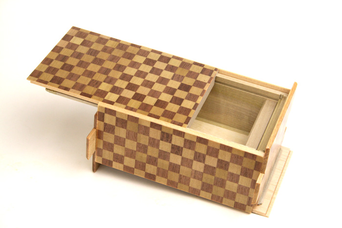 Japanese Puzzle Box 21+1steps Hakone ekiden limited edition